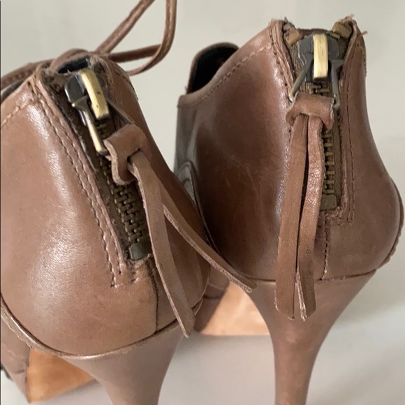 House Of Harlow High Heel Oxford: Worn Once - Picture 3 of 11